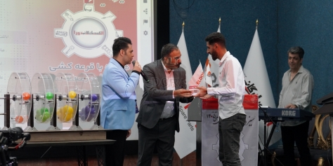 عباس رحمانی فر از کازرون برنده موبایل
